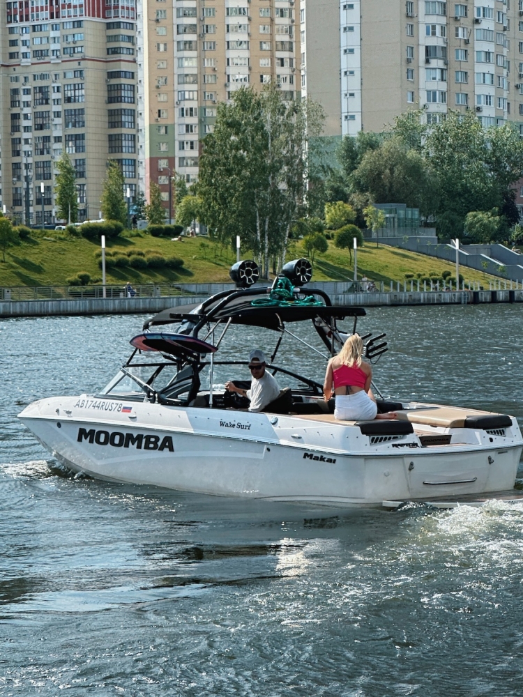 Moomba Boats / MAKAI 