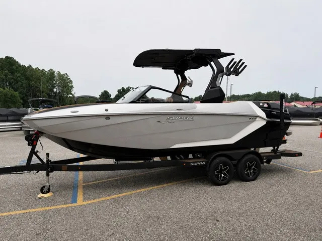 Supra Boats / SUPRA R225 