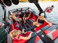 Centurion Boats / Centurion Ri230