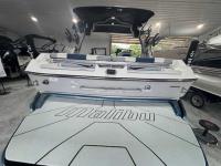 Malibu Boats / WAKESETTER 21LX