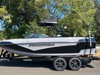 Moomba Boats / MOOMBA KAYEN 