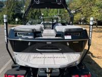 Moomba Boats / MOOMBA KAYEN 