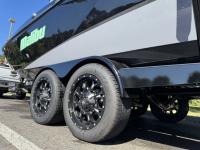 Malibu Boats / 23 LSV