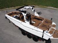 Malibu Boats / M242 