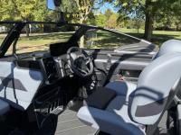 Malibu Boats / 23 LSV