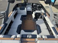 Malibu Boats / MALIBU M220